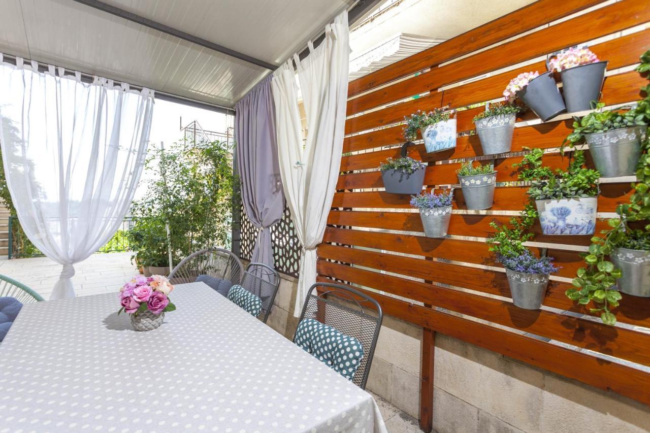 Apartments Maras Makarska Rum bild