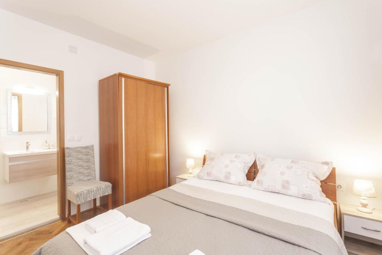 Apartments Maras Makarska Rum bild